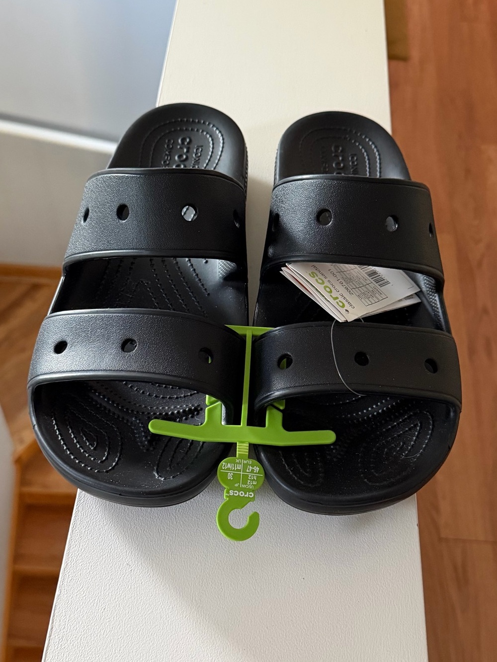 Brand new”Crocs”slippers for men.Size-12,Color-black.🖤